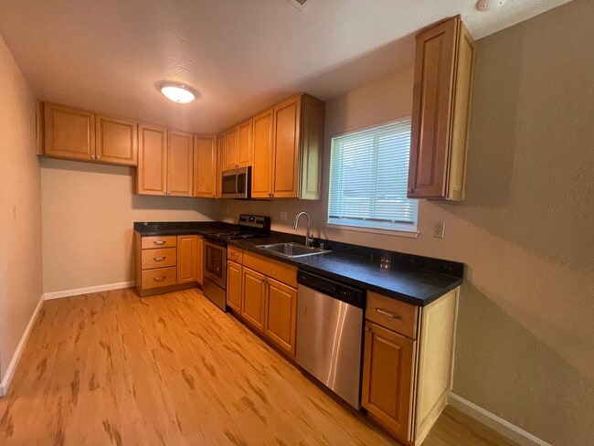 Building Photo - Wonderful Updated 2 Bedroom Home.