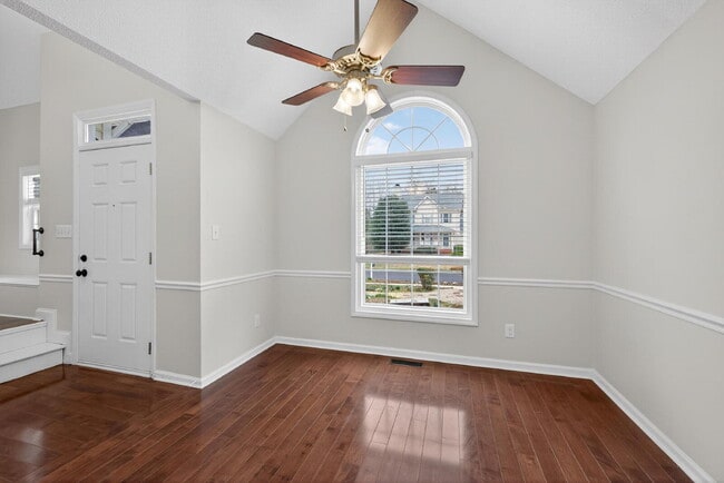 Building Photo - 1010 Trail Stream Way