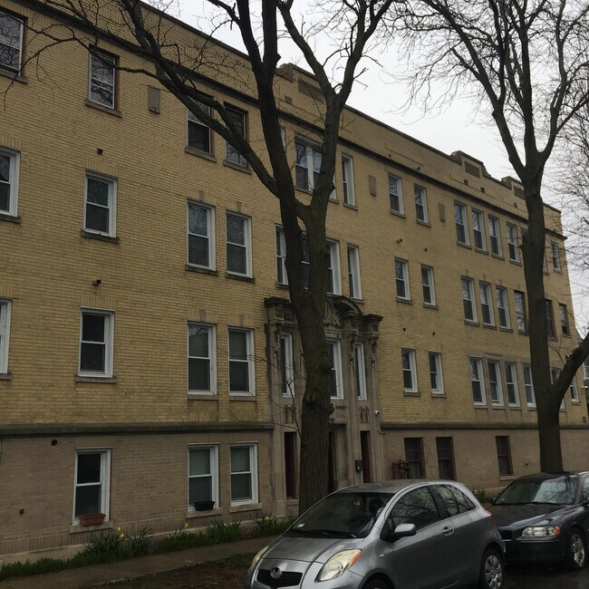 Building Photo - 5700 N Magnolia Ave