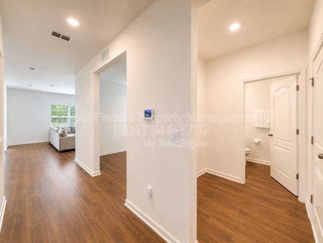 Building Photo - 161 Chesterwood Rd
