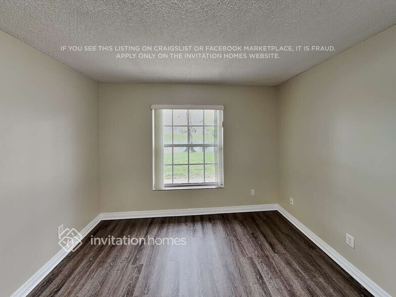 Building Photo - 5521 SW 58th Ct