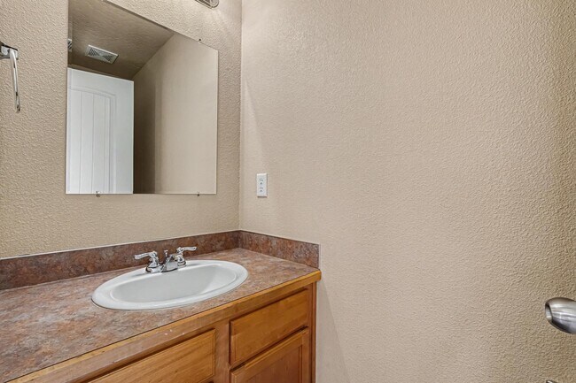 Building Photo - 18327 Buckeye Pl
