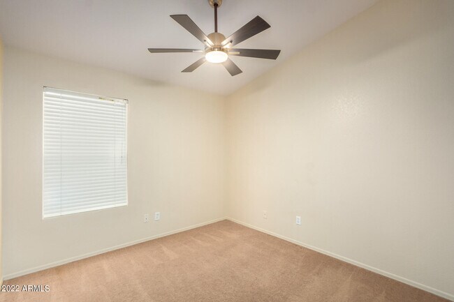 Building Photo - 12531 W Edgemont Ave