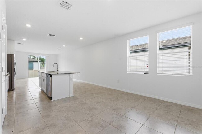 Building Photo - 3912 Giorgio Dr
