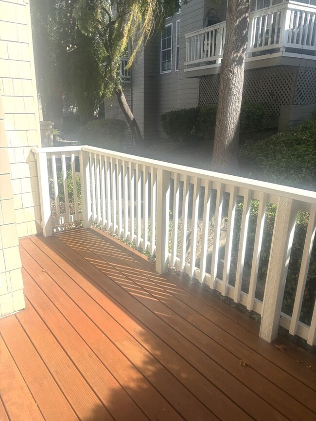 Building Photo - Beautiful 3-Bedroom Condo with Private Out...