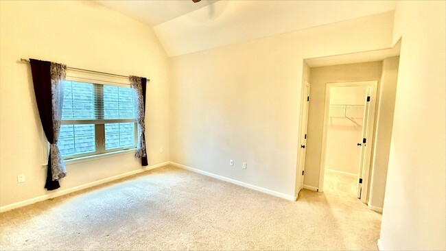 Building Photo - 10012 Adagio Cv