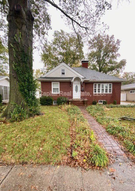 Building Photo - 1215 W Main St