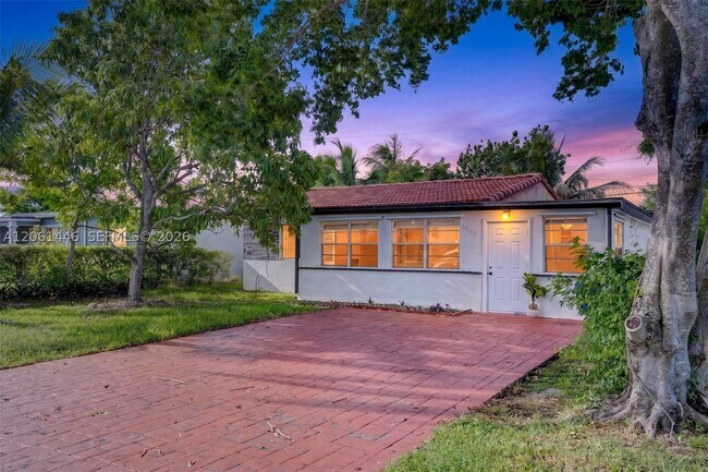Building Photo - 6240 SW 22nd St