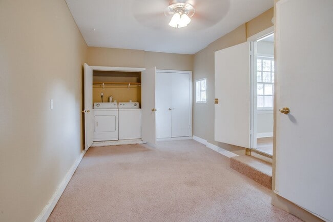 Building Photo - Pre-leasing for June!