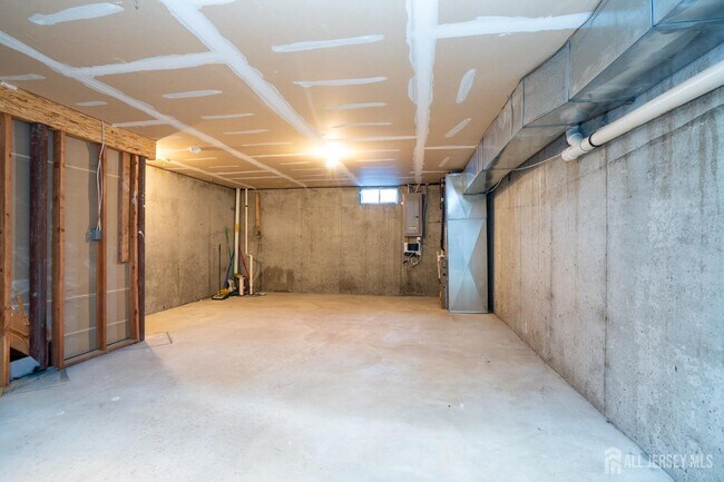 Building Photo - 1603 Blossom Cir