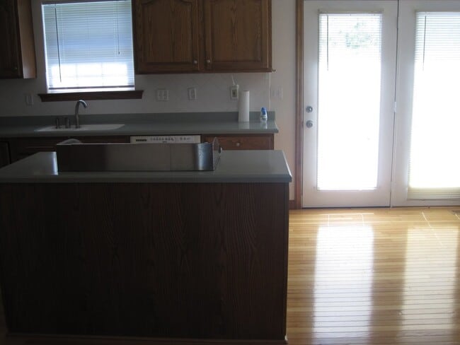 Building Photo - Four Bedroom Two and half bath brick home in Teays Valley