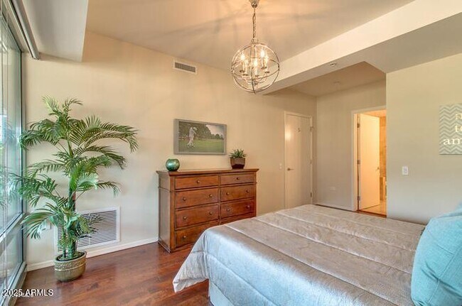 Building Photo - 7161 E Rancho Vista Dr