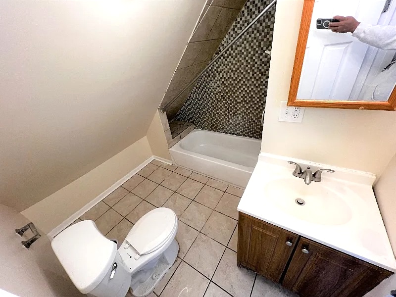 Building Photo - 2879 E 77th St