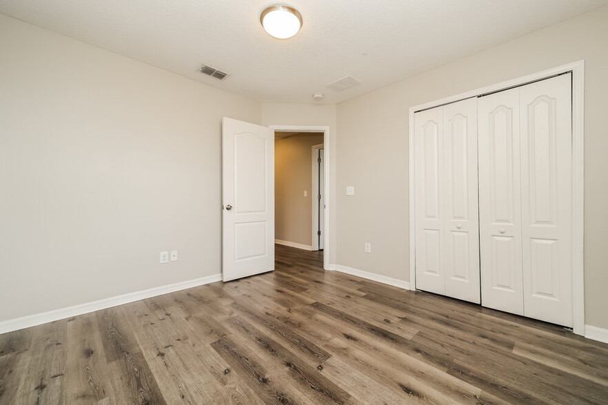 Building Photo - 6402 Trent Creek Dr