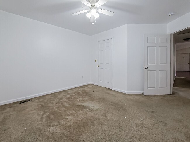 Building Photo - COMING SOON! Charming 3-Bedroom Home in the Heart of Pontiac