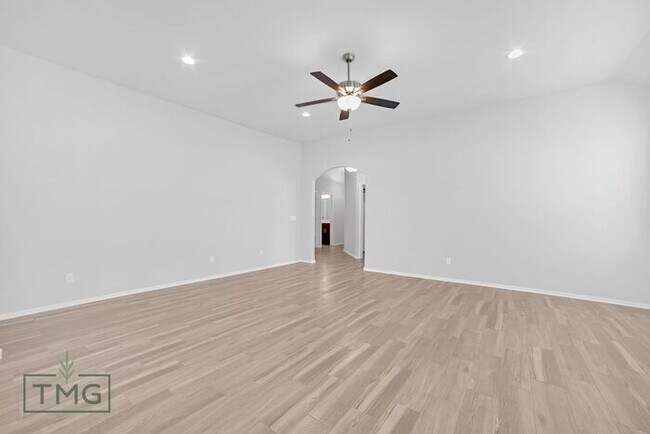 Building Photo - Move In Specials! Lincoln: Your New Home in Owasso with Modern Elegance