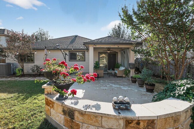 Building Photo - 316 Cliffwood Dr
