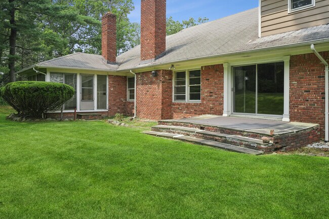 Building Photo - 18 Dorison Dr