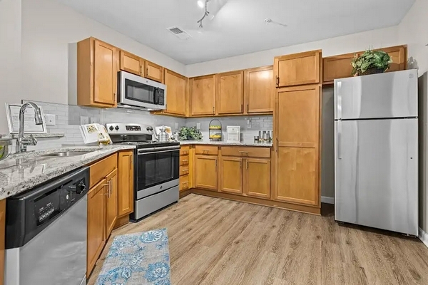 Kitchen - Heritage at Settlers Landing Apartments