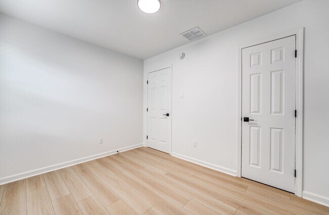 Building Photo - 1865 Ferber Ave