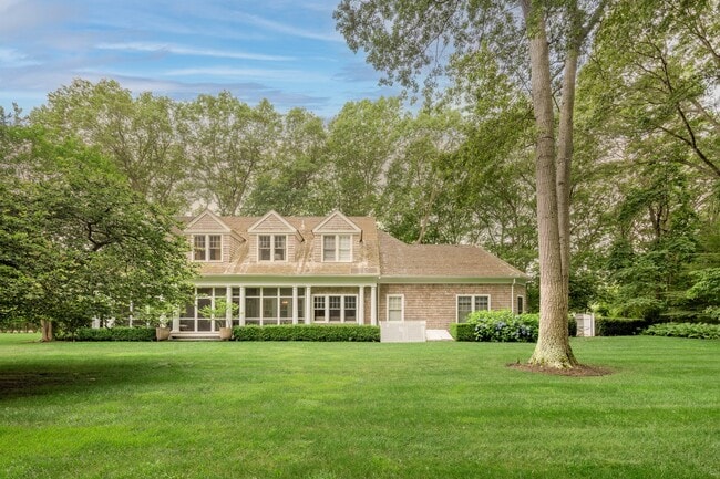 Building Photo - 147 Wainscott Harbor Rd