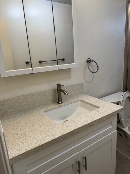 Building Photo - 13401 Victory Blvd