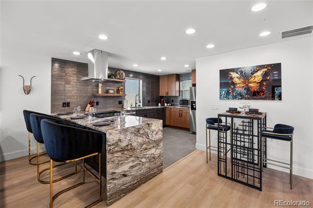 Building Photo - 550 S Franklin St