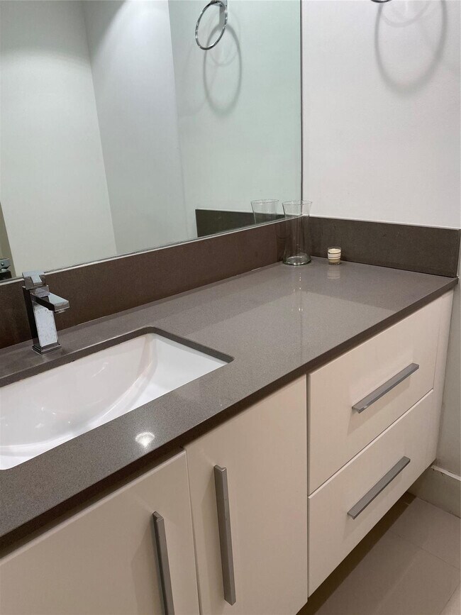 Building Photo - 4280 Oaks Terrace