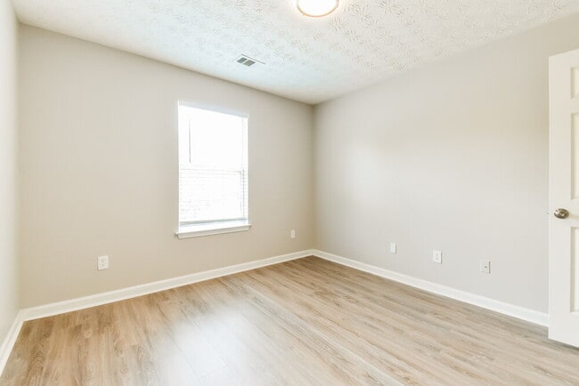 Building Photo - 1563 River Main Ct