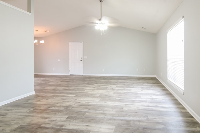 Building Photo - 652 New Stock Dr