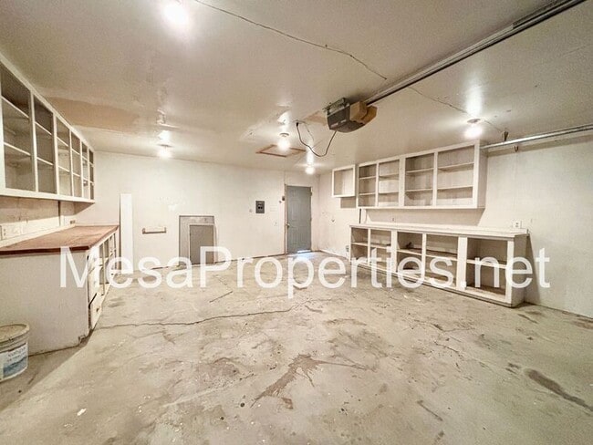 Building Photo - 9964 Arroyo Ave