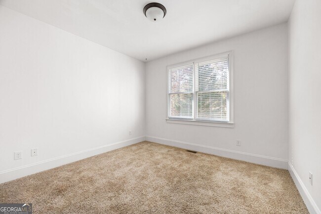 Building Photo - 215 Arthur Hills Dr