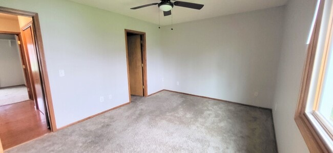 Building Photo - 9205 Whispering Woods Dr