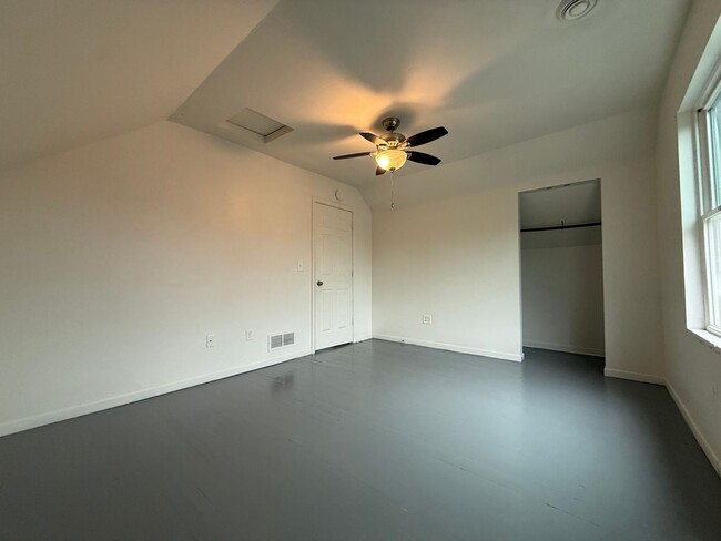 Building Photo - 1083/1087 Randolph Ave