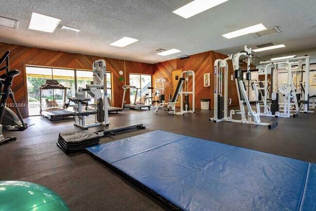 Building Photo - 5234 NE 6th Ave