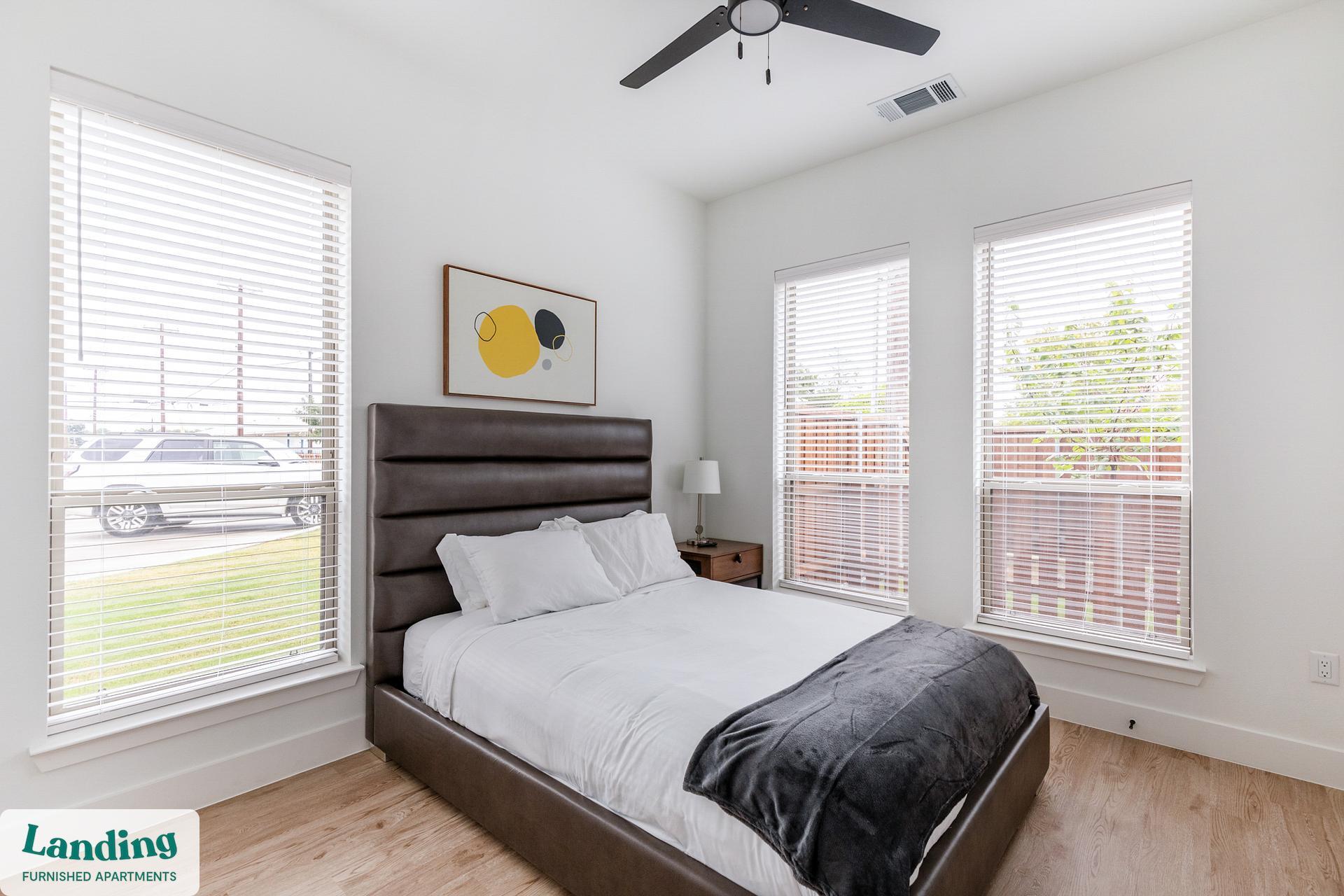 Building Photo - 650 E Sycamore St