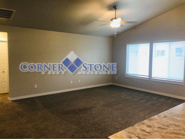 Building Photo - Great Meridian Home with Bonus Room!