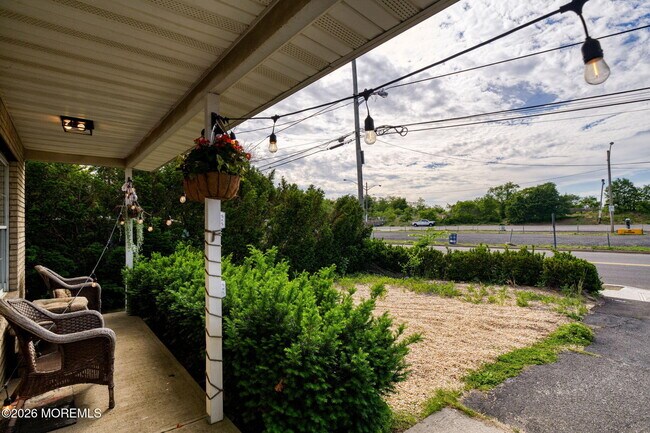 Building Photo - 450 Beachway Ave