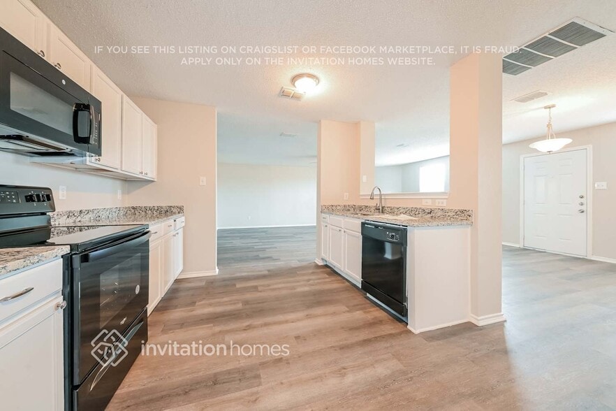 Building Photo - 2917 Paint Brush Pl