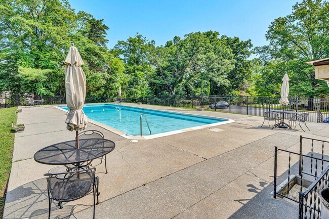 Building Photo - 5260 Crossbow Cir