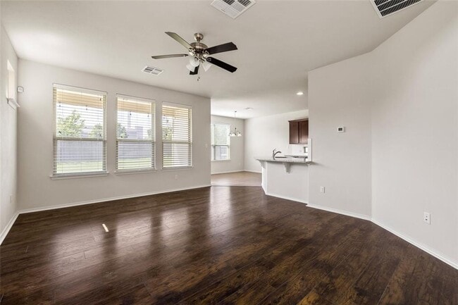 Building Photo - Spacious 3 Bed / 2.5 Bath in Prime Round Rock Location