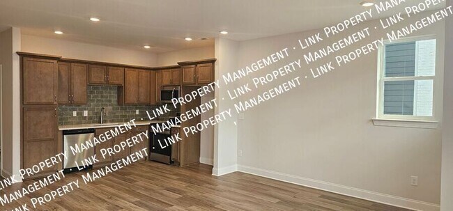 Building Photo - Brand New Townhome 3/3 Downtown near UTC a...
