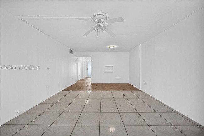 Building Photo - 1075 NE Miami Gardens Dr