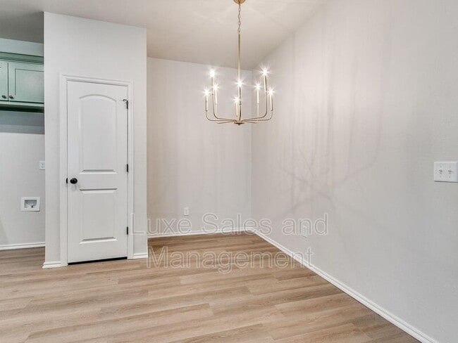 Building Photo - 10601 Lawson Ln