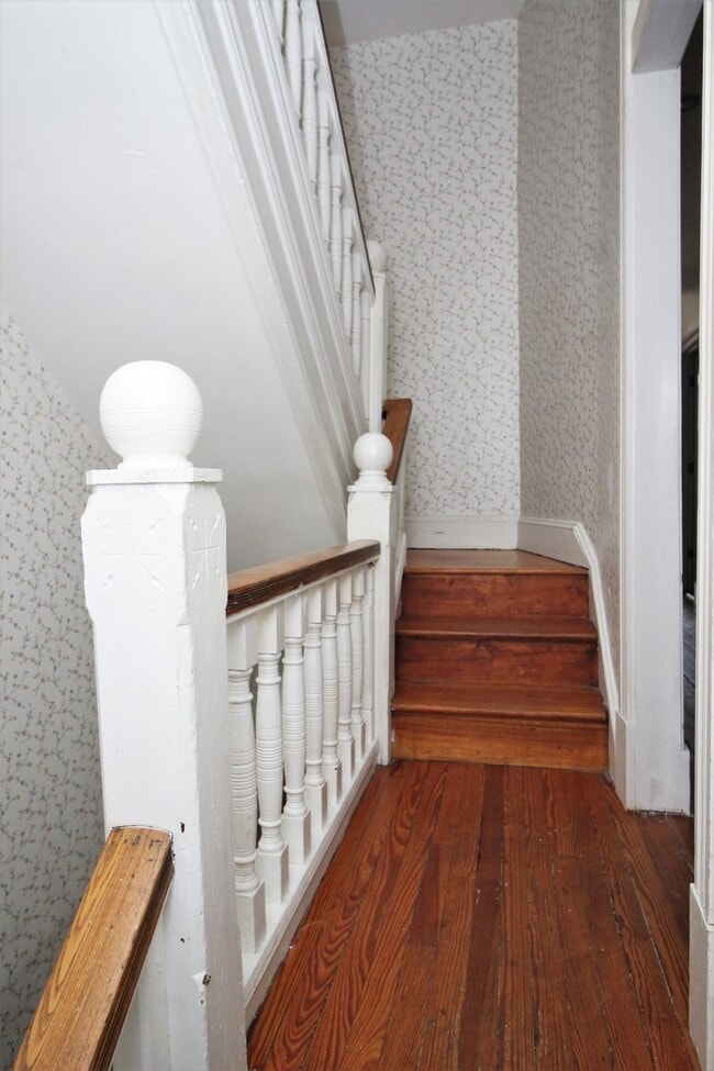 Building Photo - 1513 Bolton St