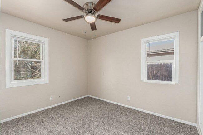 Building Photo - 1635 S Meade St