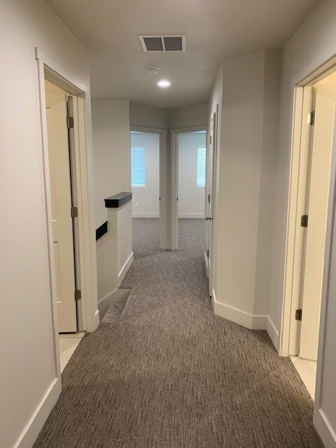 Building Photo - 88 250 N