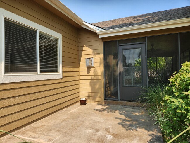 Building Photo - 157 Beacon Way
