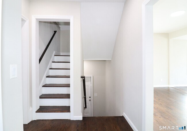 Building Photo - 354 Beechmont Ave