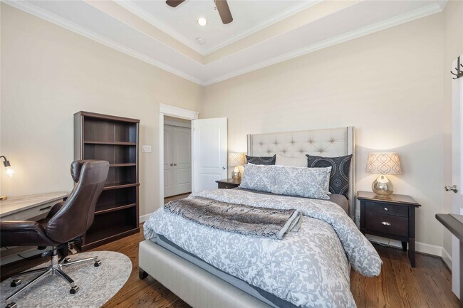 Building Photo - 621 Rutland St